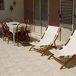 Ana *