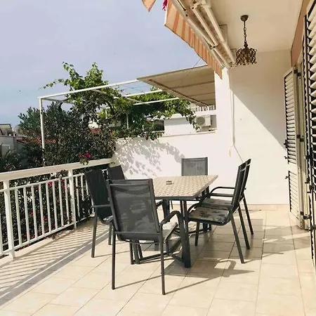 Ana Apartman